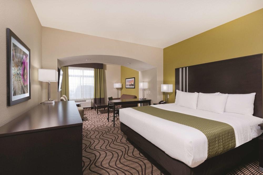 La Quinta By Wyndham Artesia Hotel Ngoại thất bức ảnh