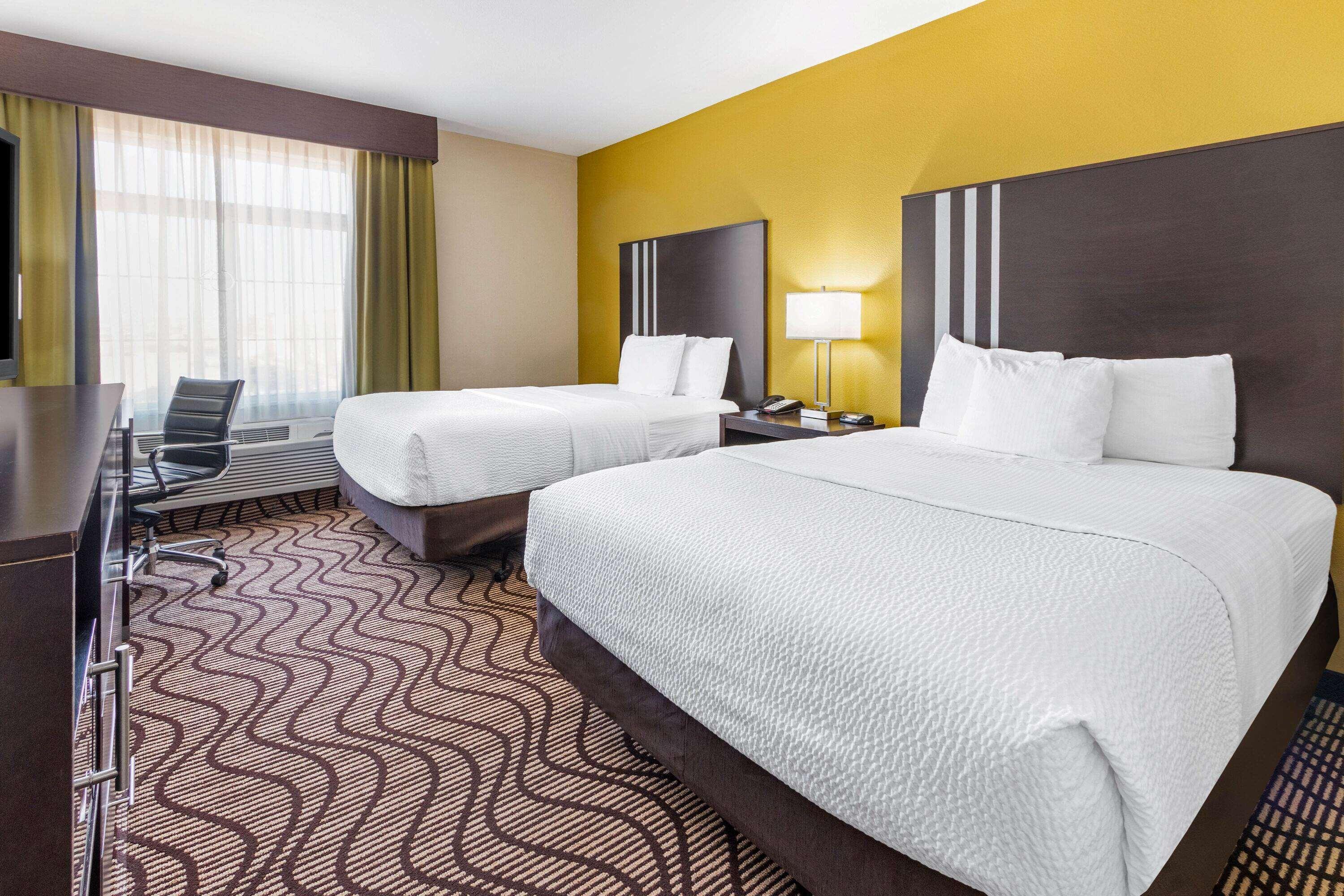 La Quinta By Wyndham Artesia Hotel Ngoại thất bức ảnh