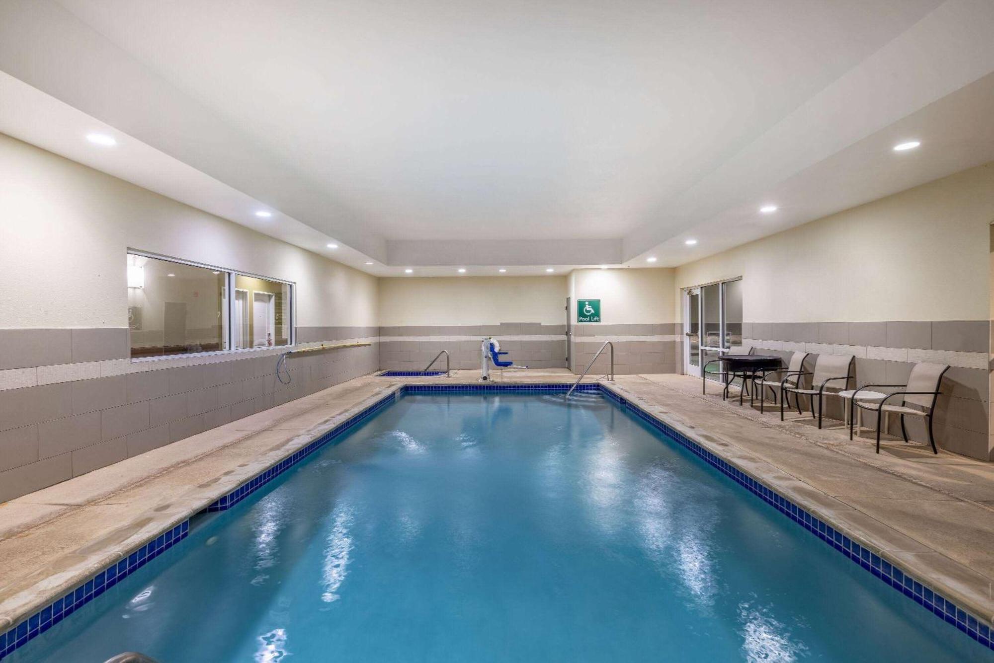 La Quinta By Wyndham Artesia Hotel Ngoại thất bức ảnh
