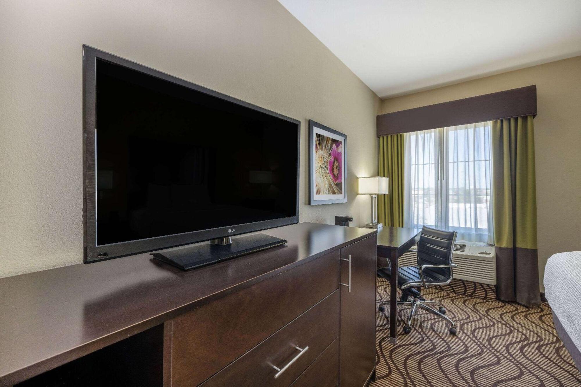 La Quinta By Wyndham Artesia Hotel Ngoại thất bức ảnh