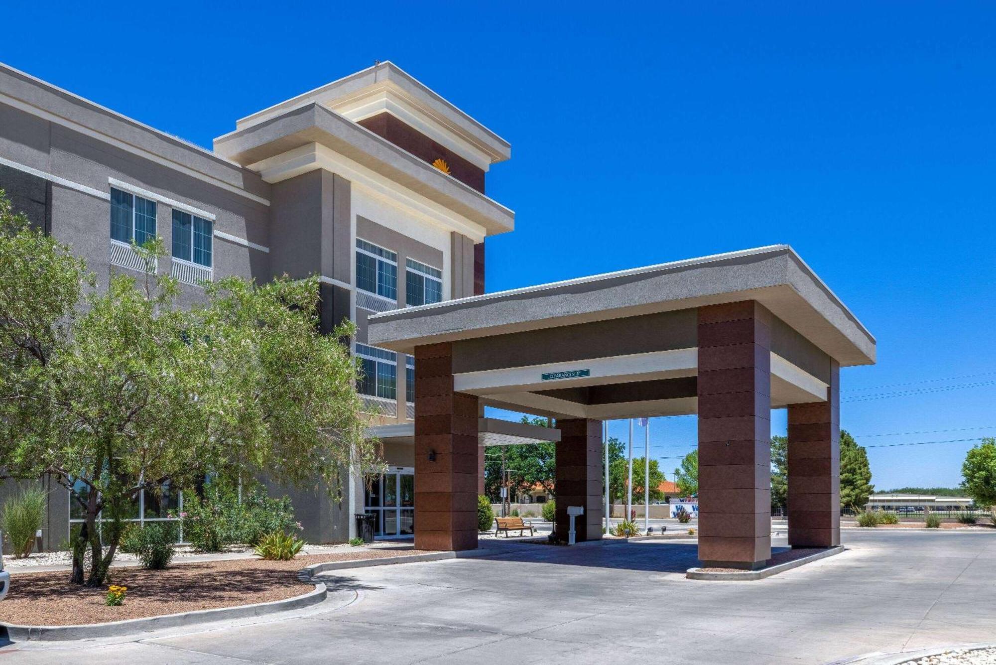 La Quinta By Wyndham Artesia Hotel Ngoại thất bức ảnh