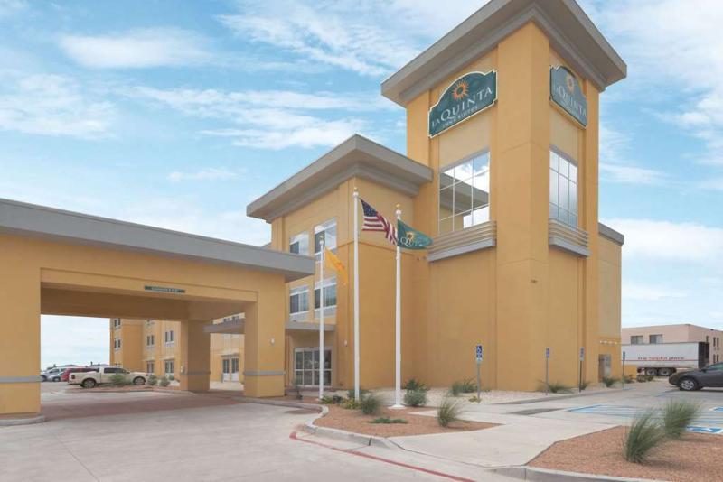 La Quinta By Wyndham Artesia Hotel Ngoại thất bức ảnh