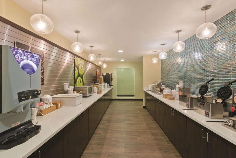 La Quinta By Wyndham Artesia Hotel Ngoại thất bức ảnh